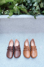 Load image into Gallery viewer, Leather Slip-on with Knots
