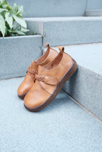Load image into Gallery viewer, Leather Shoes with Braided details
